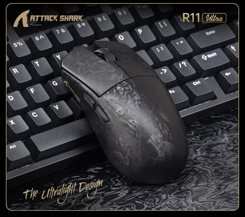Gizmava Attack Shark R11 Ultra – Lichtgewicht Carbon Fiber Draadloze Gaming Muis (Tri-Mode, PAW3950, 8K Polling Rate)
